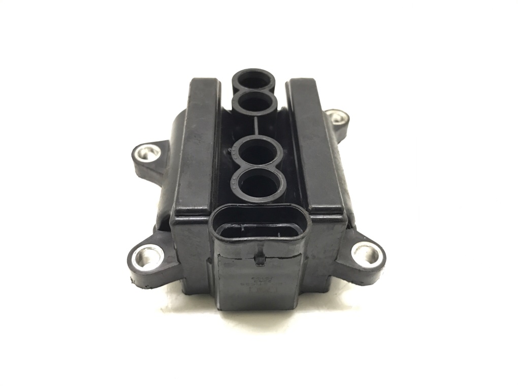 Катушка зажигания бу для Renault Clio 2 1.2 i, 2004 г. Катушка зажигания бу для Renault Clio 2 1.2 i, 2004 г.