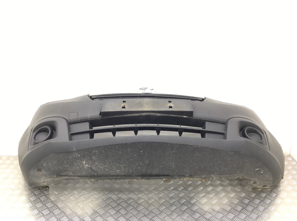 Бампер передний бу для Opel Combo D , 2012 г. Бампер передний бу для Opel Combo D , 2012 г.