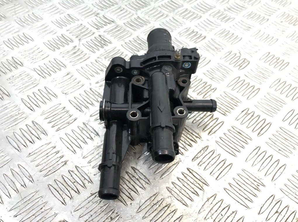 Корпус термостата бу для Opel Insignia  1.8 i,  2010 г.