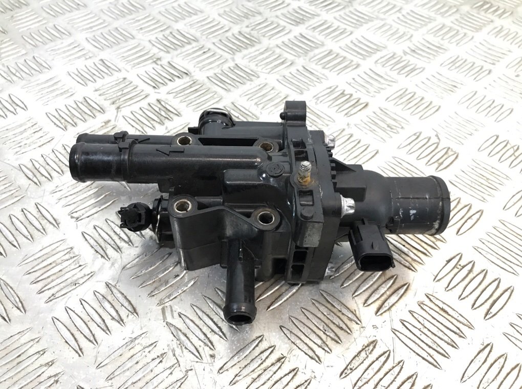 Корпус термостата бу для Opel Insignia  1.8 i,  2010 г.