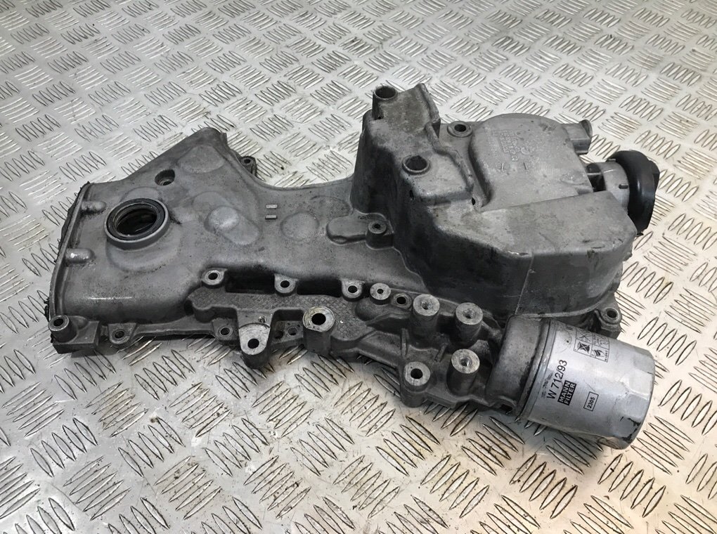 Крышка двигателя передняя бу для Volkswagen Scirocco  1.4 TSI,  2009 г.