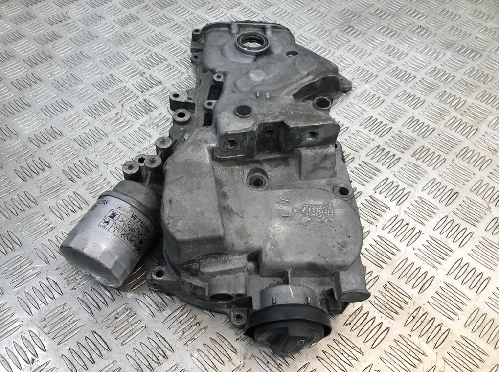 Крышка двигателя передняя бу для Volkswagen Scirocco  1.4 TSI,  2009 г.