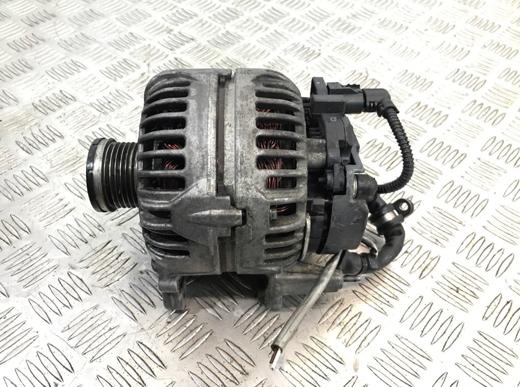 Генератор бу для Volkswagen Scirocco 1.4 TSI, 2009 г.