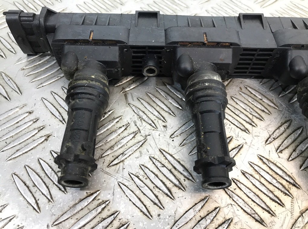 Катушка зажигания бу для Opel Corsa D 1.4 i,  2009 г.