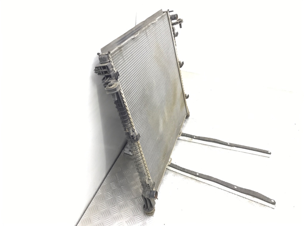 Радиатор (основной) бу для Volkswagen Crafter 2 2.0 TDi,  2019 г.