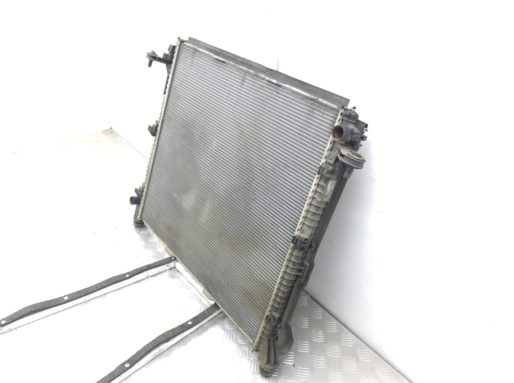 Радиатор (основной) бу для Volkswagen Crafter 2 2.0 TDi,  2019 г.