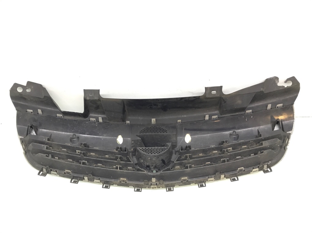 Решетка радиатора бу для Opel Zafira B 1.6 i, 2010 г. Решетка радиатора бу для Opel Zafira B 1.6 i, 2010 г.