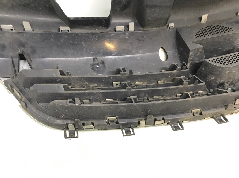 Решетка радиатора бу для Opel Zafira B 1.6 i, 2010 г. Решетка радиатора бу для Opel Zafira B 1.6 i, 2010 г.