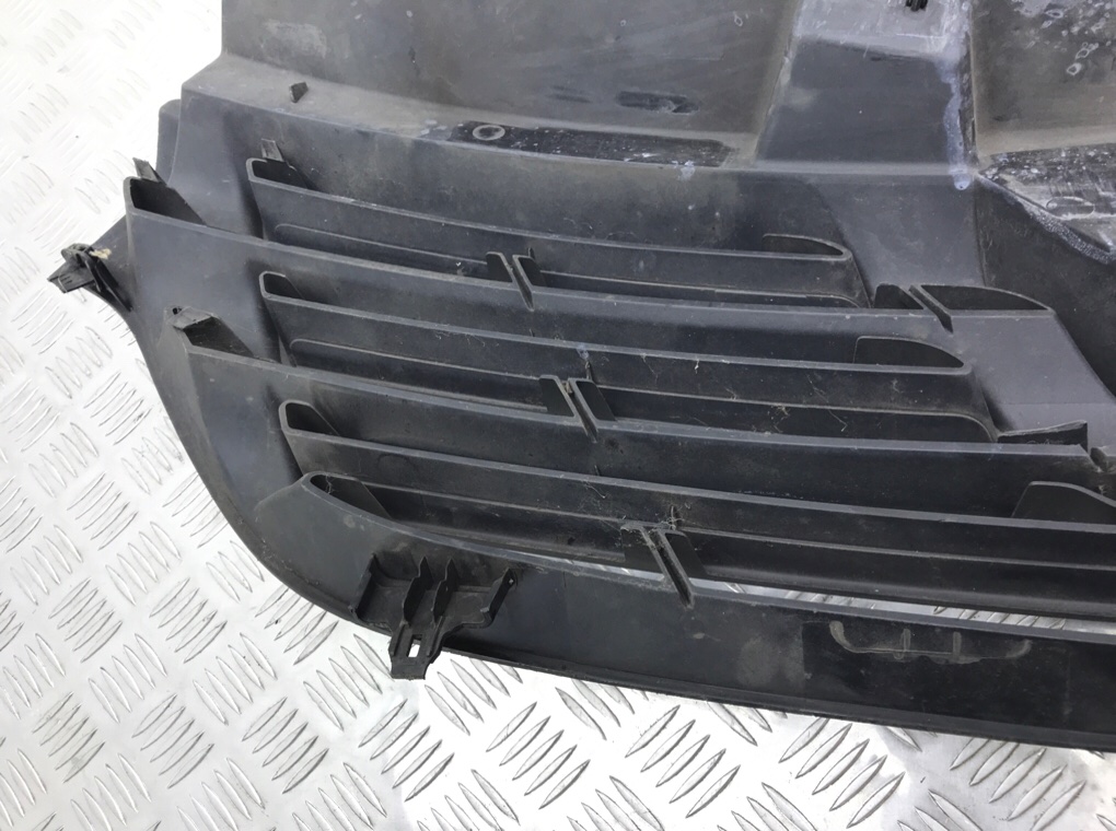 Решетка радиатора бу для Renault Trafic 3 1.6 CDTI, 2015 г. Решетка радиатора бу для Renault Trafic 3 1.6 CDTI, 2015 г.