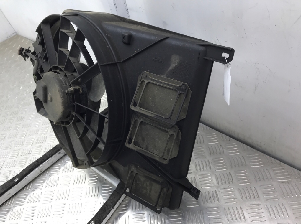Вентилятор радиатора бу для Saab 900 2.0 i, 1997 г. Вентилятор радиатора бу для Saab 900 2.0 i, 1997 г.
