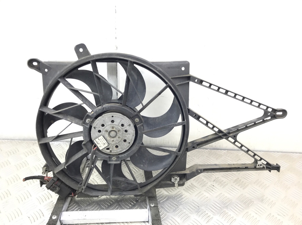 Вентилятор радиатора бу для Opel Astra G 1.6 i, 2004 г.