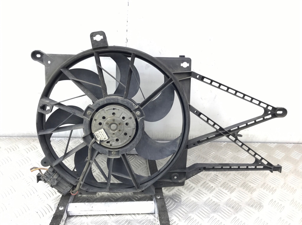 Вентилятор радиатора бу для Opel Astra H 1.8 i, 2006 г.