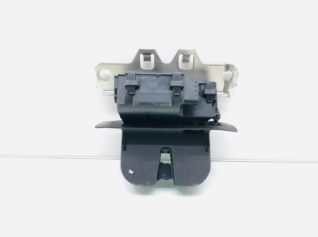 Замок багажника бу для Opel Insignia 1 2.0 CDTi, 2012 г. Замок багажника бу для Opel Insignia 1 2.0 CDTi, 2012 г.