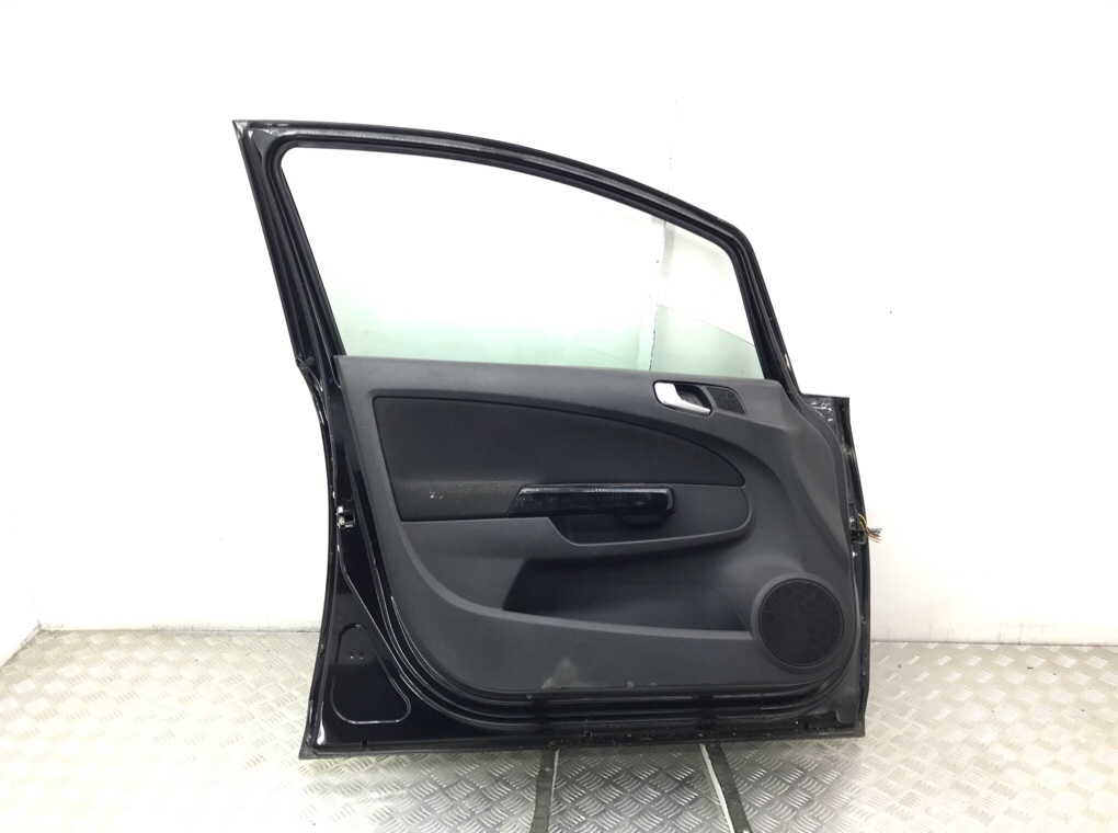 Дверь передняя левая бу для Opel Corsa D 1.2 i,  2007 г.