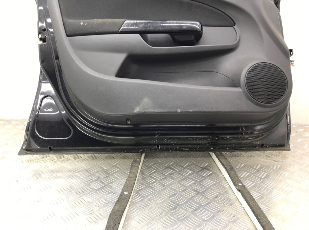Дверь передняя левая бу для Opel Corsa D 1.2 i,  2007 г.