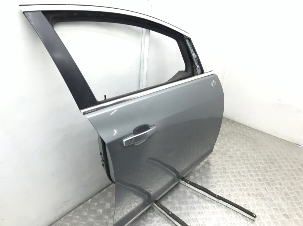 Дверь передняя правая бу для Opel Astra J 2.0 CDTi,  2010 г.