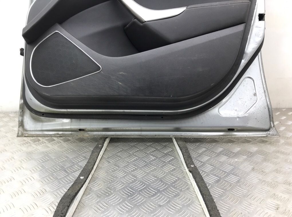 Дверь передняя правая бу для Opel Astra J 2.0 CDTi,  2010 г.