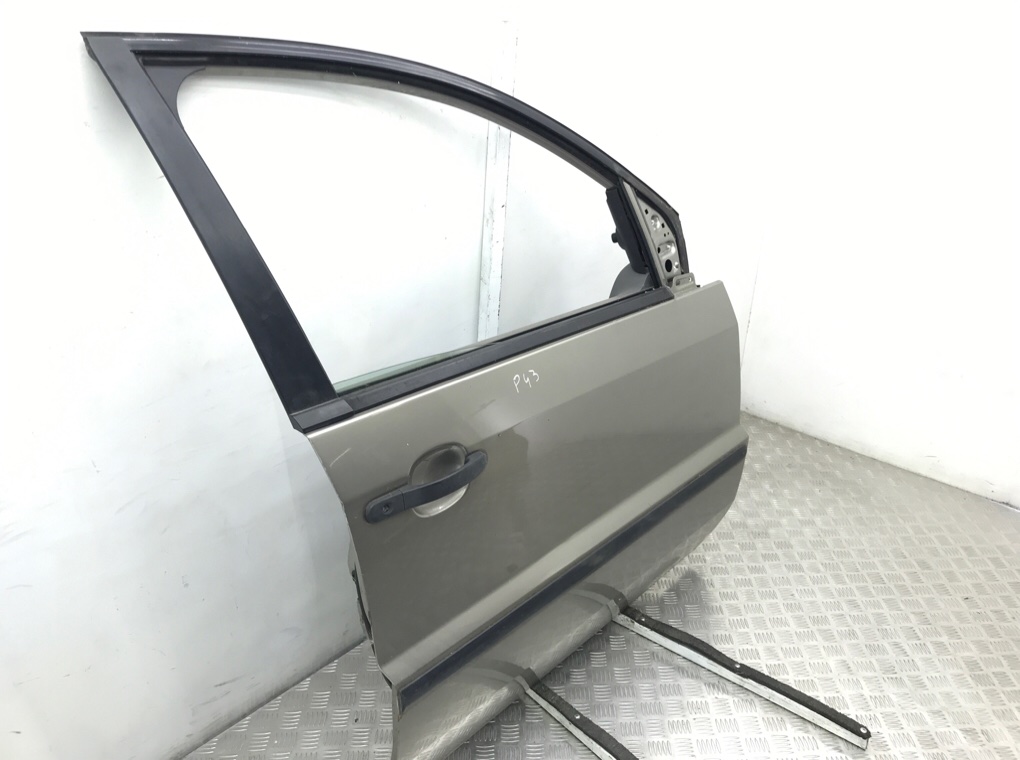 Дверь передняя правая бу для Ford Fusion  1.6 i,  2003 г.