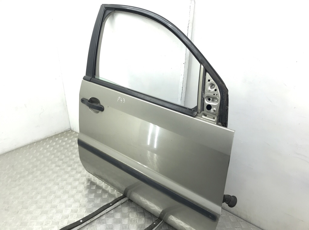 Дверь передняя правая бу для Ford Fusion  1.6 i,  2003 г.