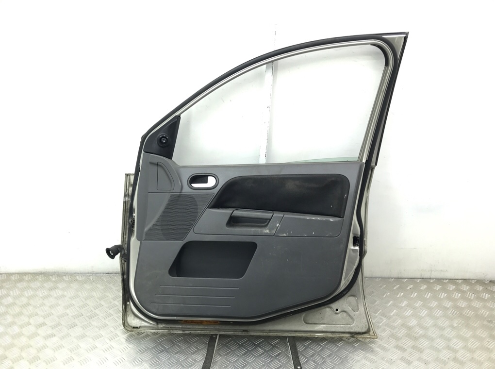 Дверь передняя правая бу для Ford Fusion  1.6 i,  2003 г.
