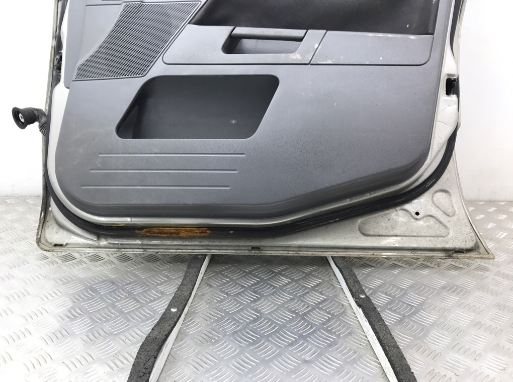 Дверь передняя правая бу для Ford Fusion  1.6 i,  2003 г.