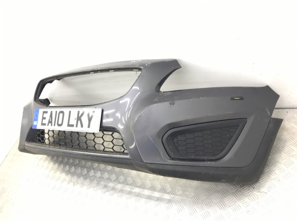 Бампер передний бу для Volvo C30  1.6 TD,  2010 г.