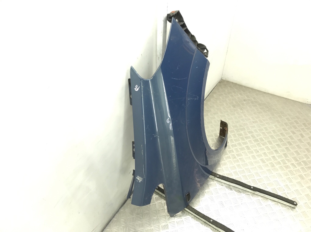 Крыло переднее правое бу для Opel Zafira B 1.6 i,  2008 г.