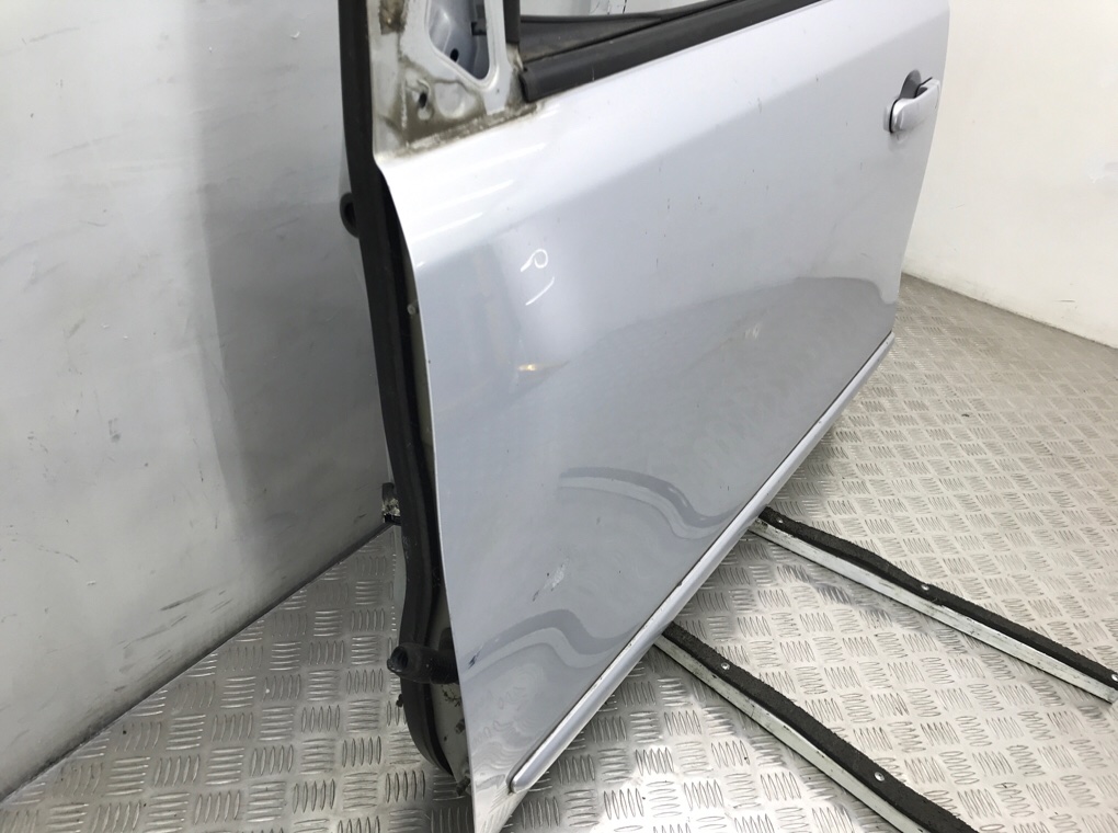 Дверь передняя левая бу для Nissan Note  1.6 i,  2008 г.