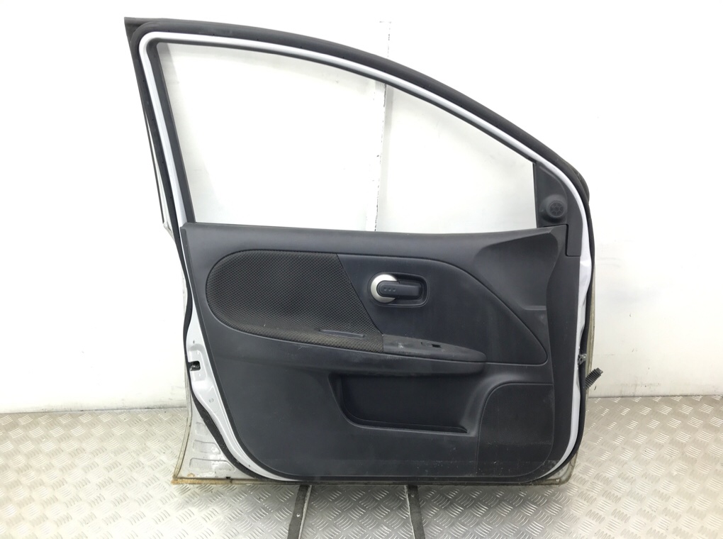 Дверь передняя левая бу для Nissan Note  1.6 i,  2008 г.