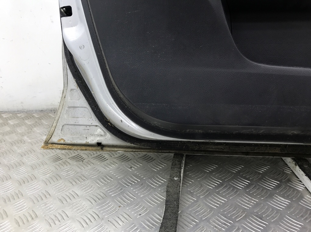 Дверь передняя левая бу для Nissan Note  1.6 i,  2008 г.