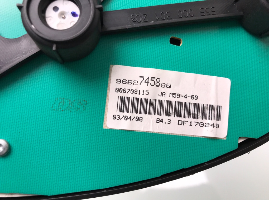 Щиток приборов (приборная панель) бу для Peugeot Partner 1 1.4 i, 2008 г. Щиток приборов (приборная панель) бу для Peugeot Partner 1 1.4 i, 2008 г.