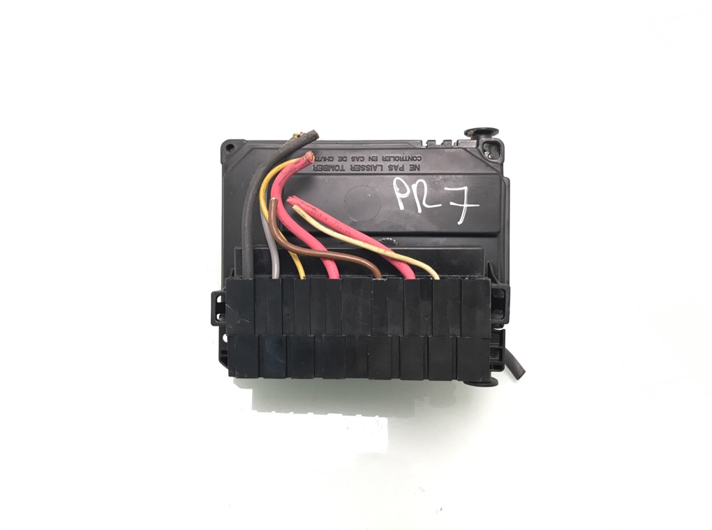 Блок предохранителей бу для Peugeot 607 3.0 i, 2006 г. Блок предохранителей бу для Peugeot 607 3.0 i, 2006 г.