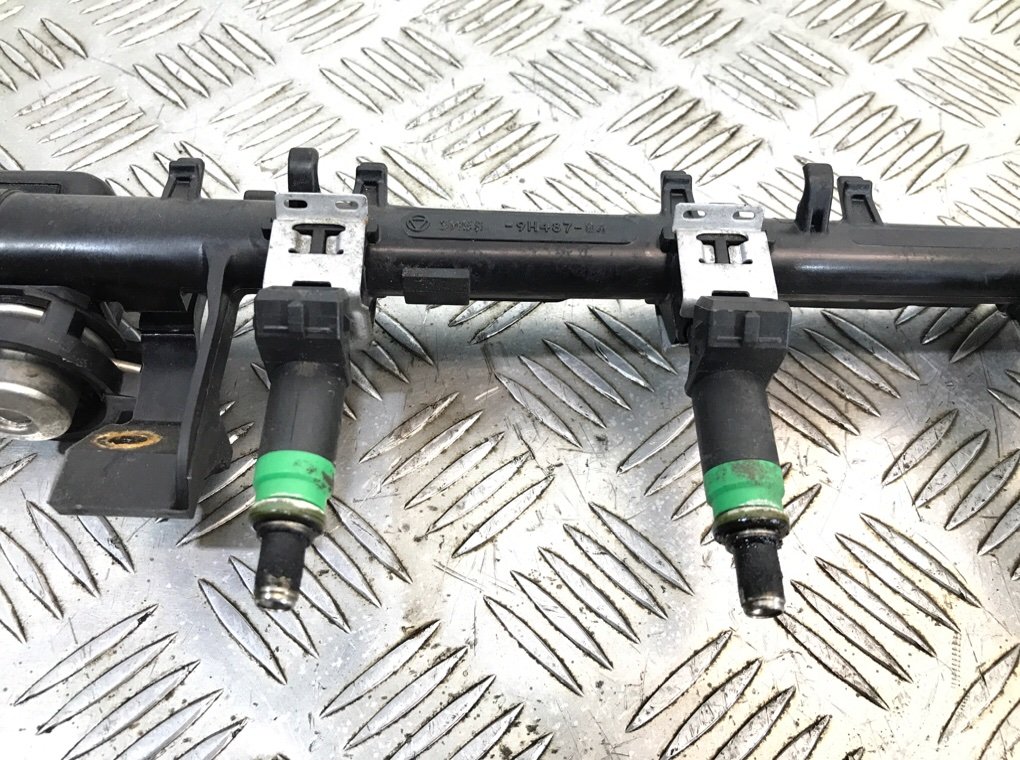 Топливная рампа бу для Ford Focus 2 1.6 i,  2009 г.