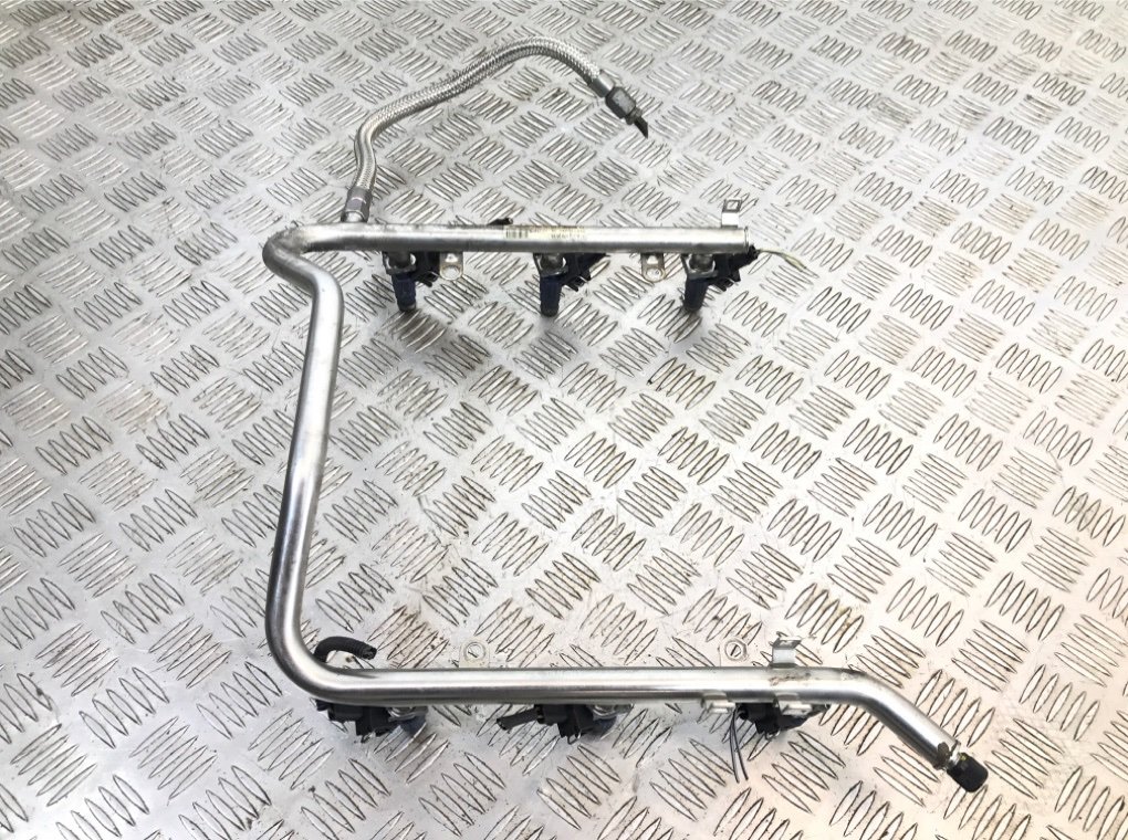 Топливная рампа бу для Mercedes C W203 3.2 i,  2002 г.