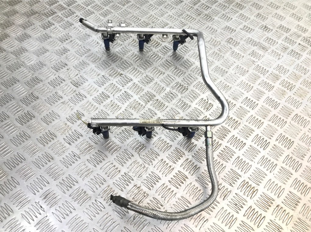 Топливная рампа бу для Mercedes C W203 3.2 i,  2002 г.