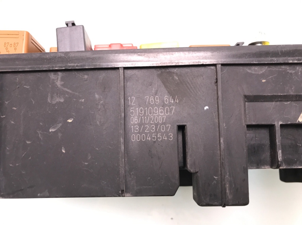 Блок предохранителей бу для Saab 9-3 2 1.9 CDTi, 2008 г. Блок предохранителей бу для Saab 9-3 2 1.9 CDTi, 2008 г.