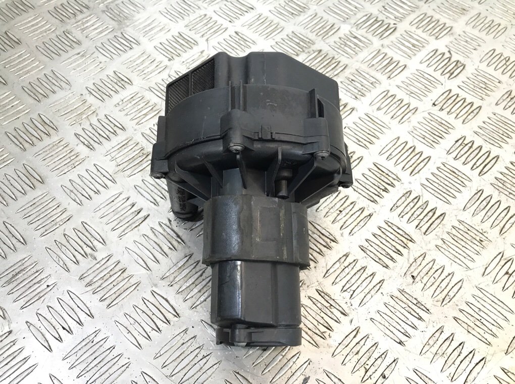 Насос воздушный бу для Mercedes C W203 3.2 i,  2002 г.