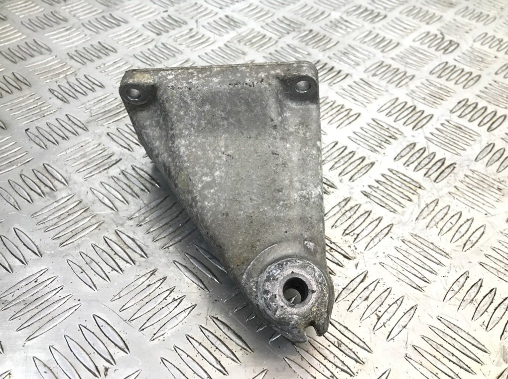 Кронштейн двигателя бу для Mercedes C W203 3.2 i, 2002 г.