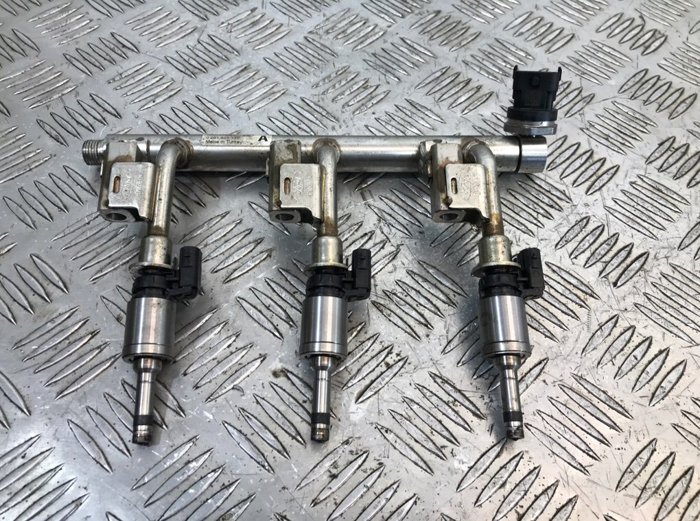 Топливная рампа бу для Ford Focus 3 1.0 i, 2015 г.