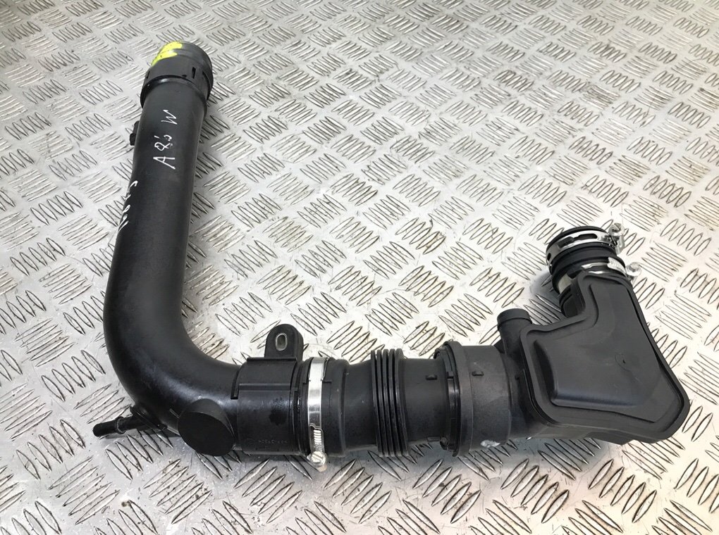 Патрубок впускного коллектора бу для Ford Focus 3 1.0 i, 2015 г.