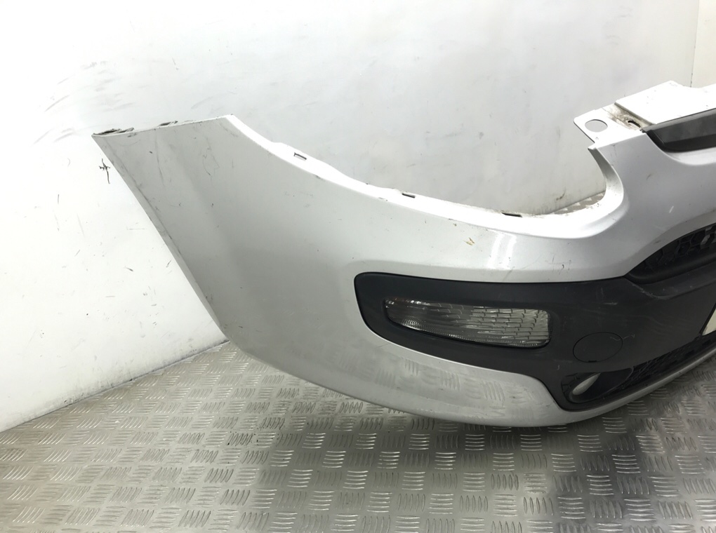 Бампер передний бу для Fiat Punto  1.4 i,  2010 г.