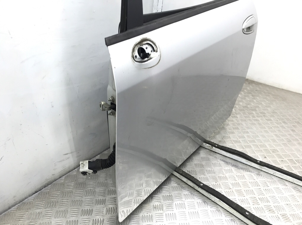 Дверь передняя левая бу для Fiat Punto  1.4 i,  2010 г.