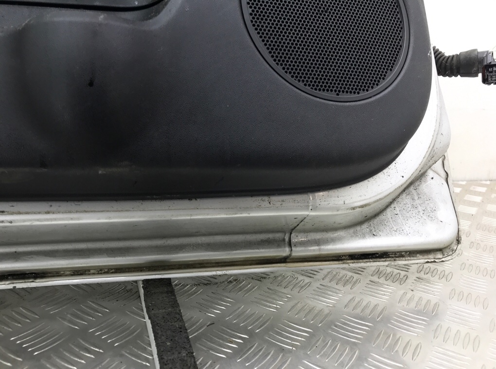 Дверь передняя левая бу для Fiat Punto  1.4 i,  2010 г.