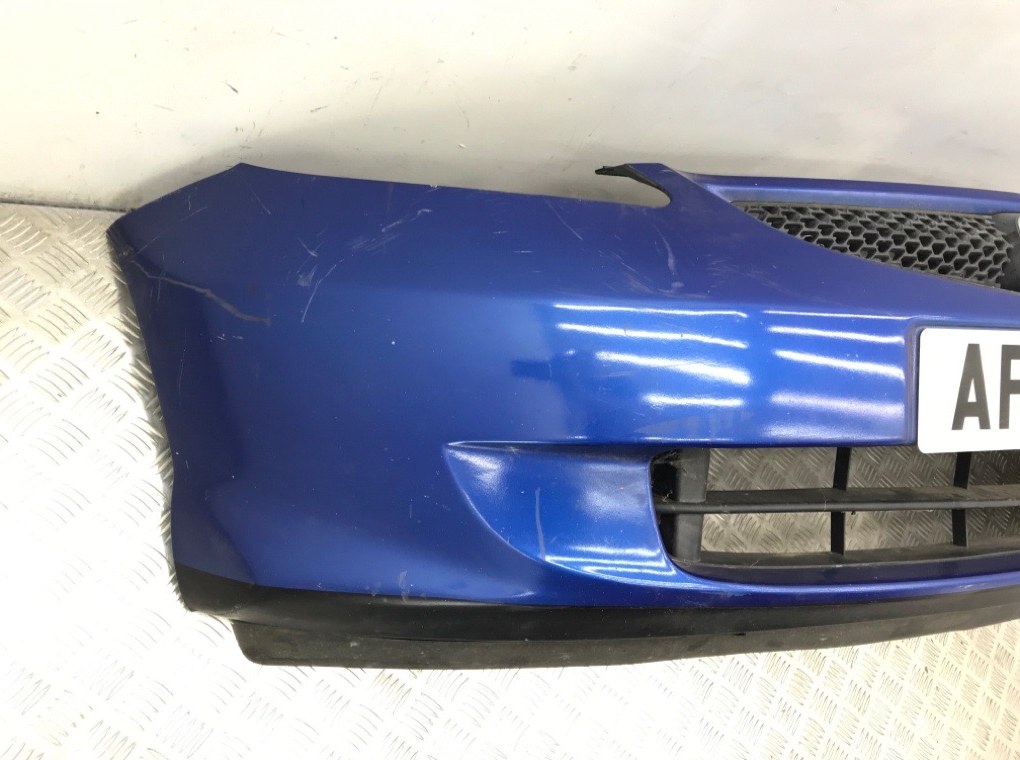 Бампер передний бу для Honda Jazz 1 1.3 i,  2006 г.