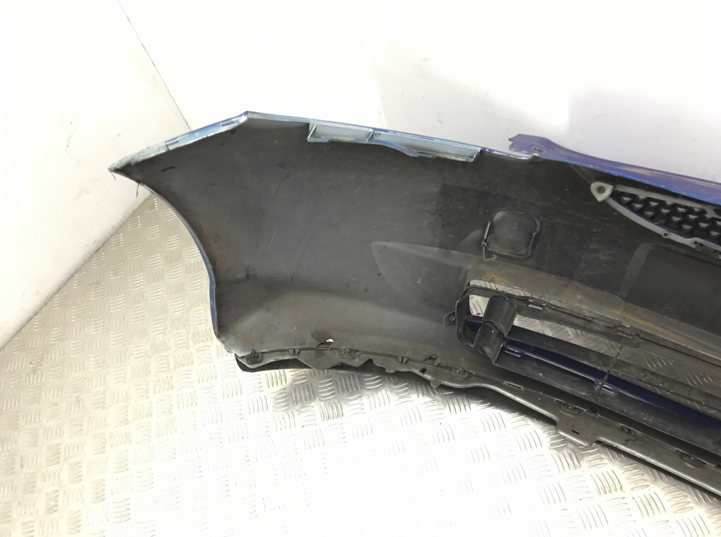 Бампер передний бу для Honda Jazz 1 1.3 i,  2006 г.