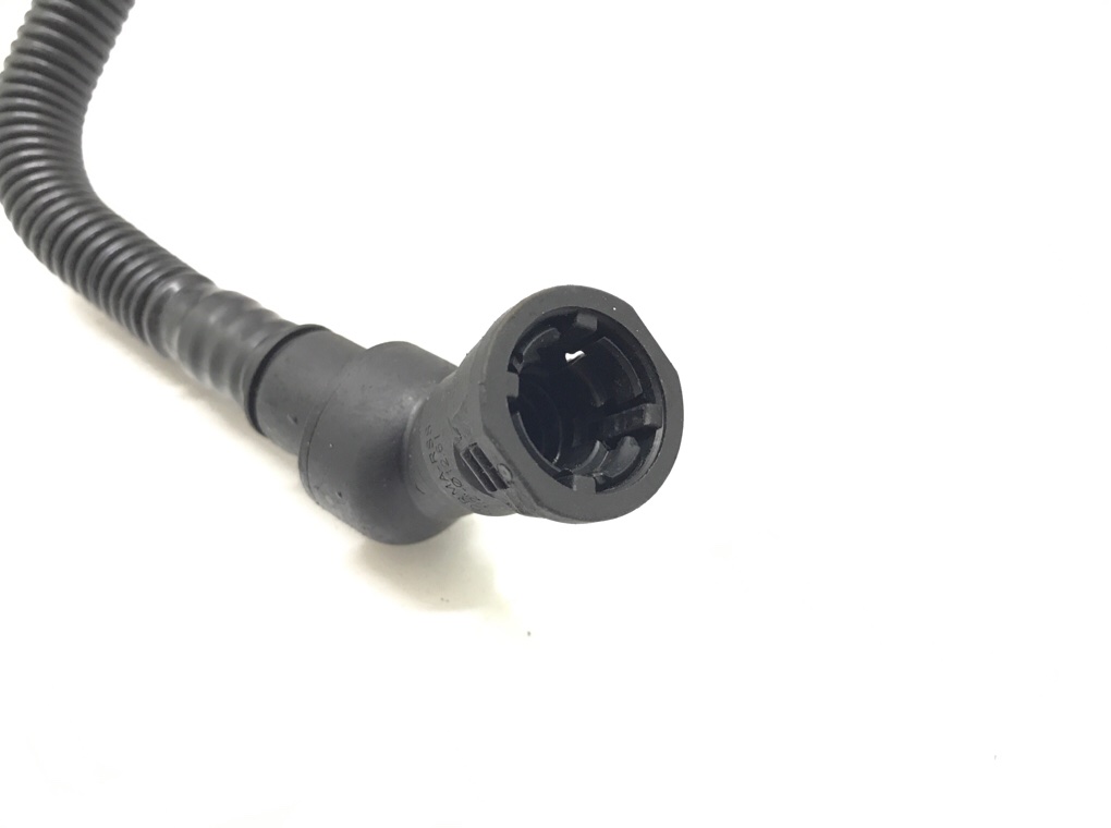 Патрубок вентиляции картера бу для BMW 3 E90/E91/E92/E93 2.0 i,  2005 г.