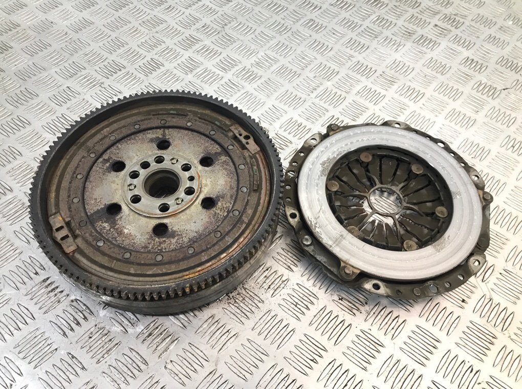 Маховик бу для BMW 3 E90/E91/E92/E93 2.0 i,  2005 г.