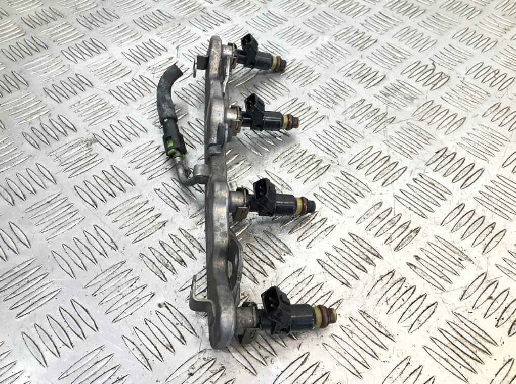 Топливная рампа бу для Honda Civic 8 1.8 i,  2008 г.