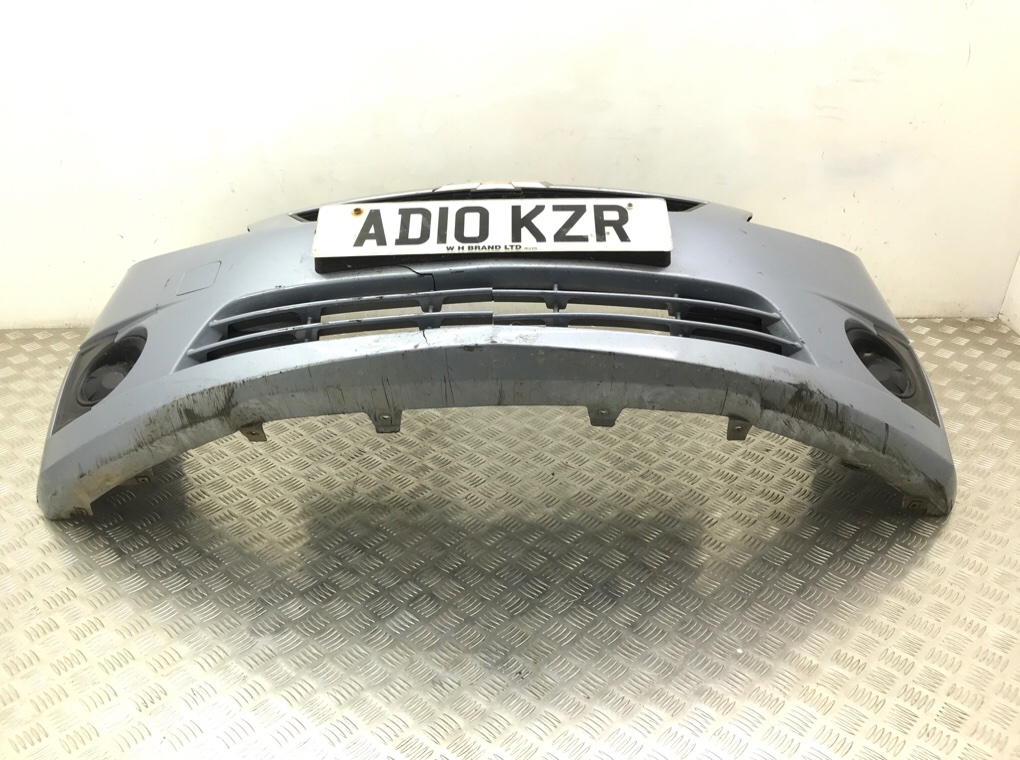 Бампер передний бу для Chevrolet Spark  1.0 i,  2010 г.