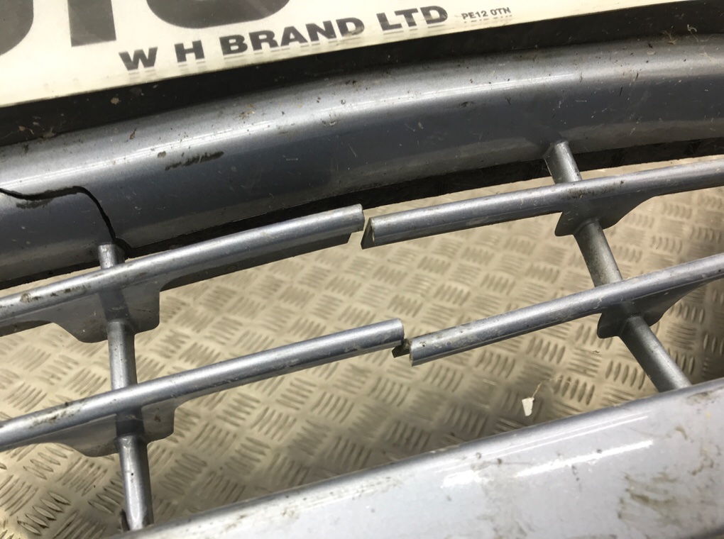 Бампер передний бу для Chevrolet Spark  1.0 i,  2010 г.